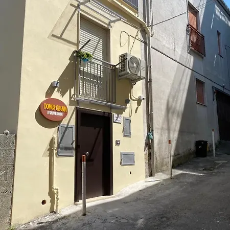 Domus Grania Apartment *